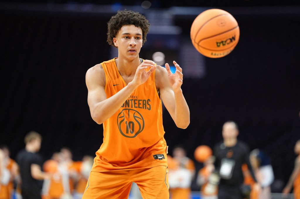 Tennessee Volunteers forward Nate Ament (10) receives a pass during a practice session.