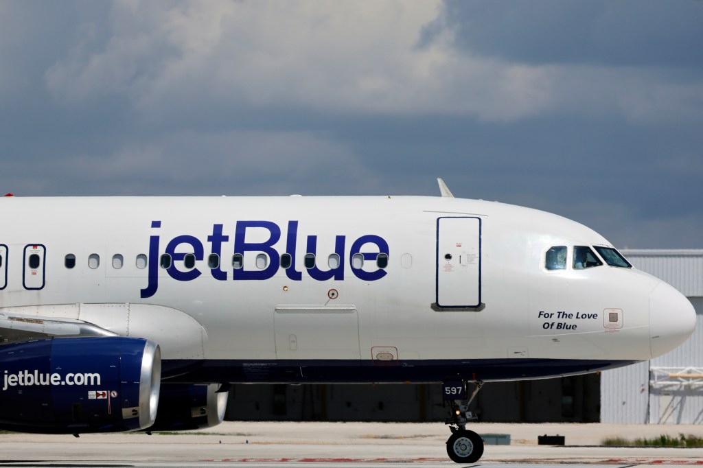 Passenger bomb threat disrupts JetBlue flight at FLL airport