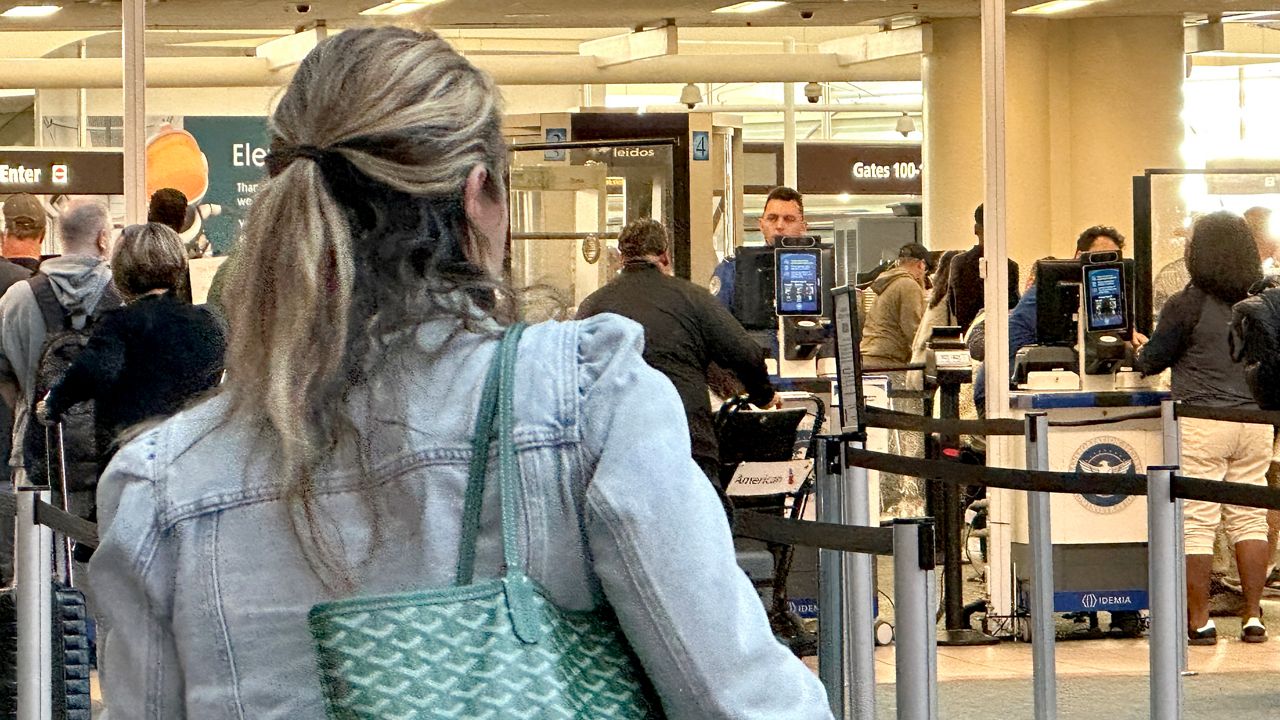 TSA workers at OIA to be paid for the first time in weeks
