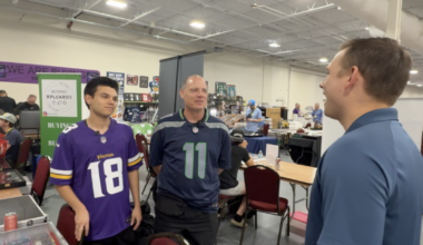 Tampa families kick off spring break at Tampa Sports Collectors Expo