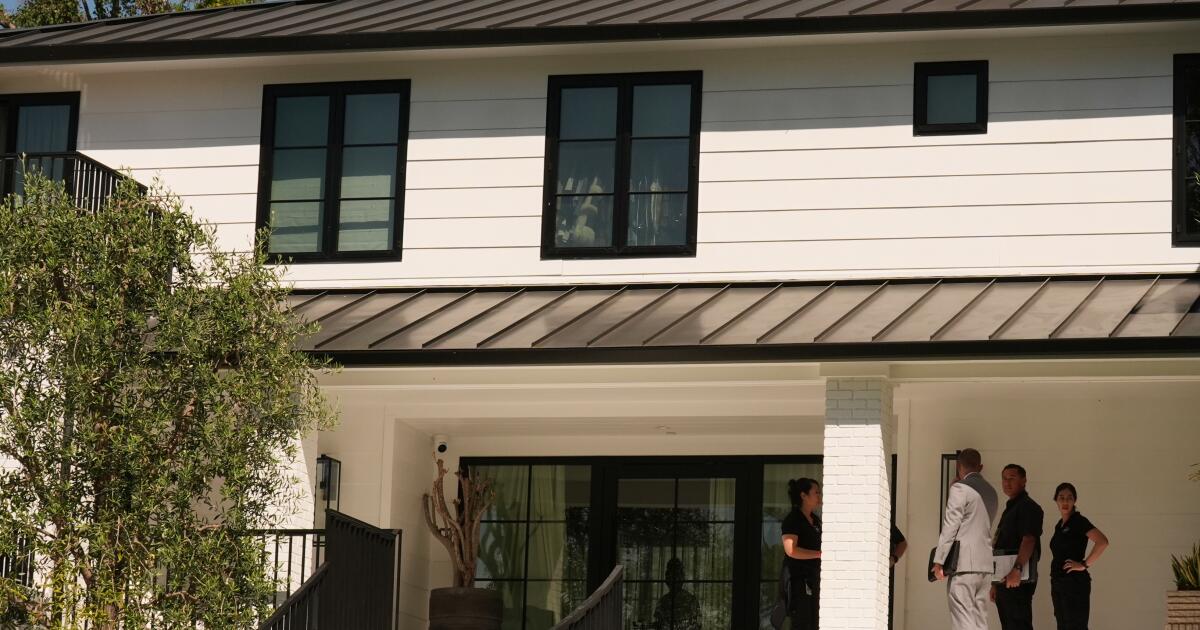 Florida woman faces charges for allegedly shooting at Rihanna's home