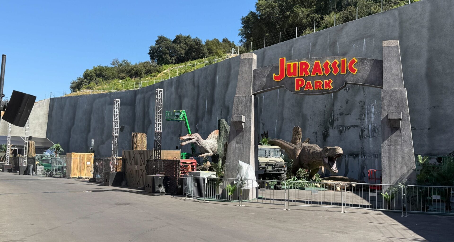 The iconic Jurassic Park archway now marks the entrance to a rumored walkthrough experience coming to Universal Fan Fest Nights.