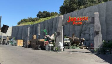 The iconic Jurassic Park archway now marks the entrance to a rumored walkthrough experience coming to Universal Fan Fest Nights.