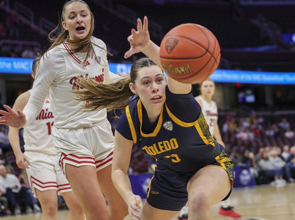 Photo Gallery: UT women vs. Miami MAC finals