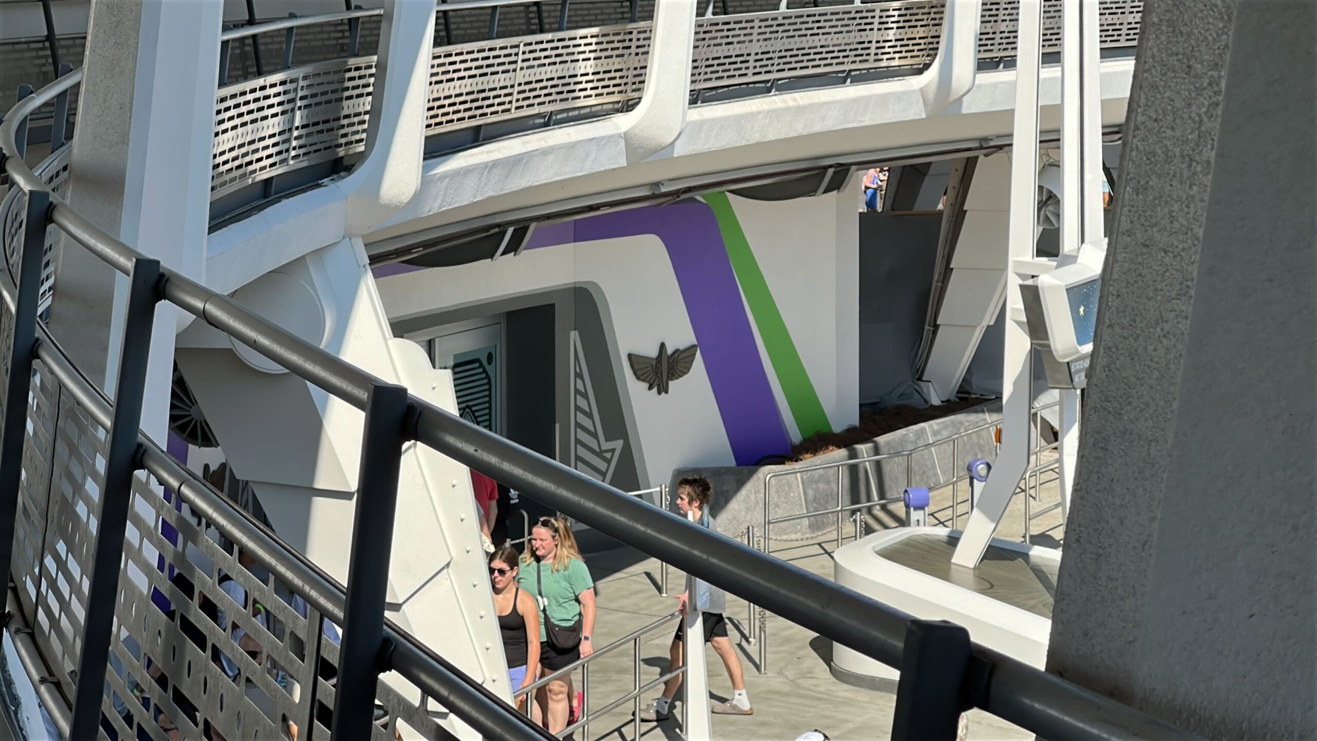 Star Command Logo Added to Buzz Lightyear's Space Ranger Spin Entrance