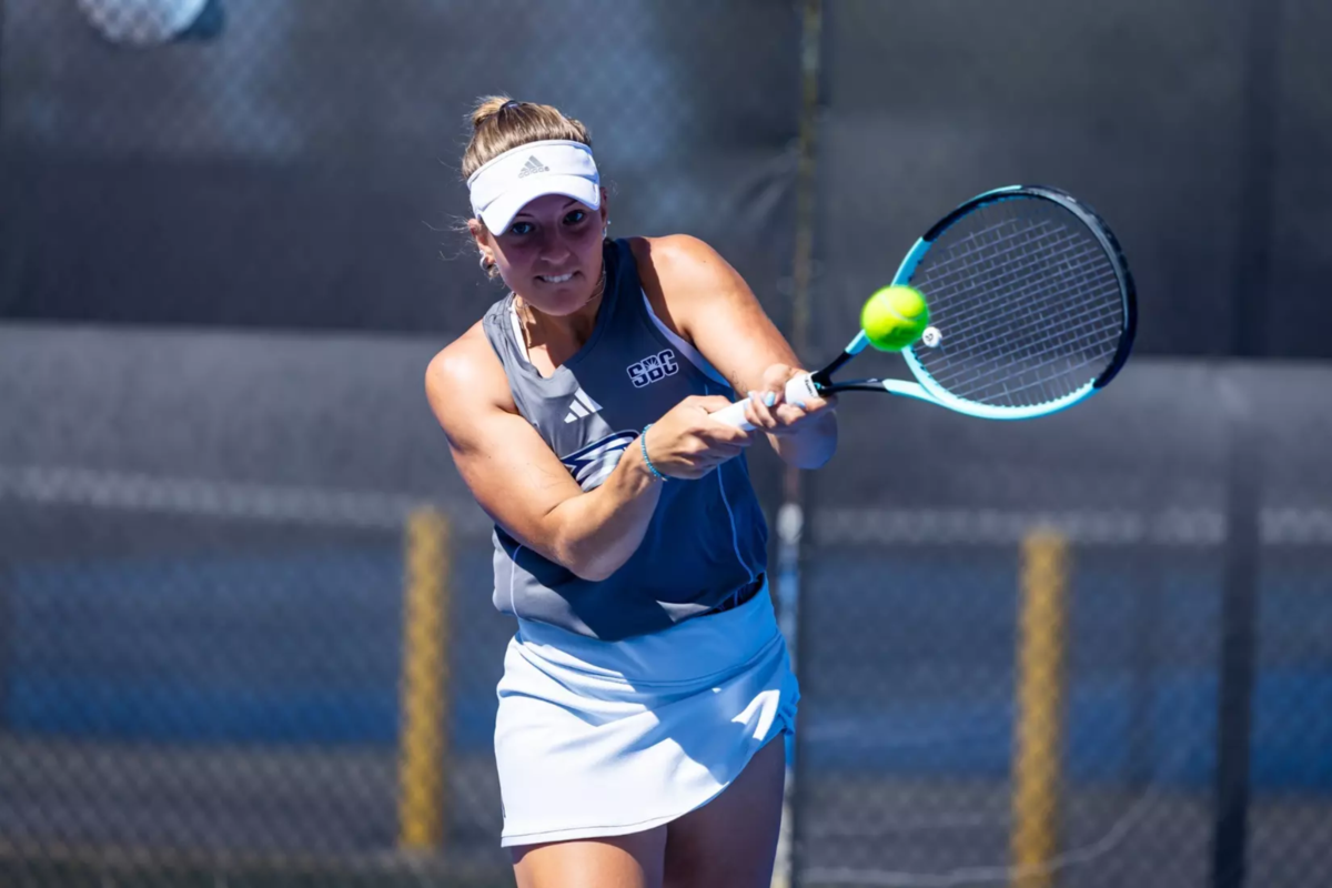 Women's tennis downs Florida A&M, 4-1, on Thursday