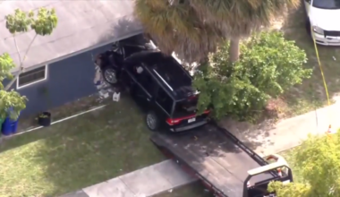 Driver hospitalized after car crashes into side of home near Fort Lauderdale - WSVN 7News | Miami News, Weather, Sports