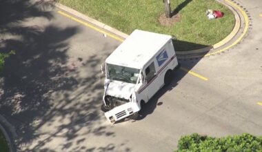 2 hospitalized after crash involving USPS truck in Fort Lauderdale – NBC 6 South Florida