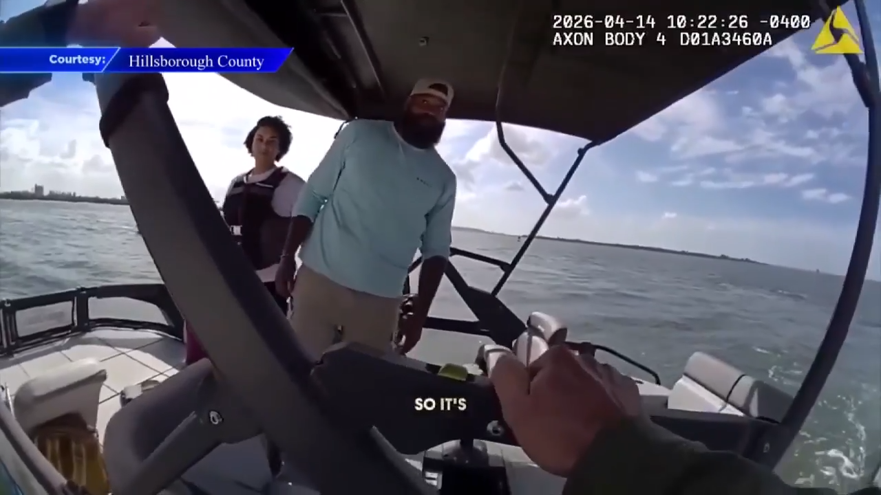 Deputies rescue pair of boaters from sinking boat in Tampa Bay - WSVN 7News | Miami News, Weather, Sports
