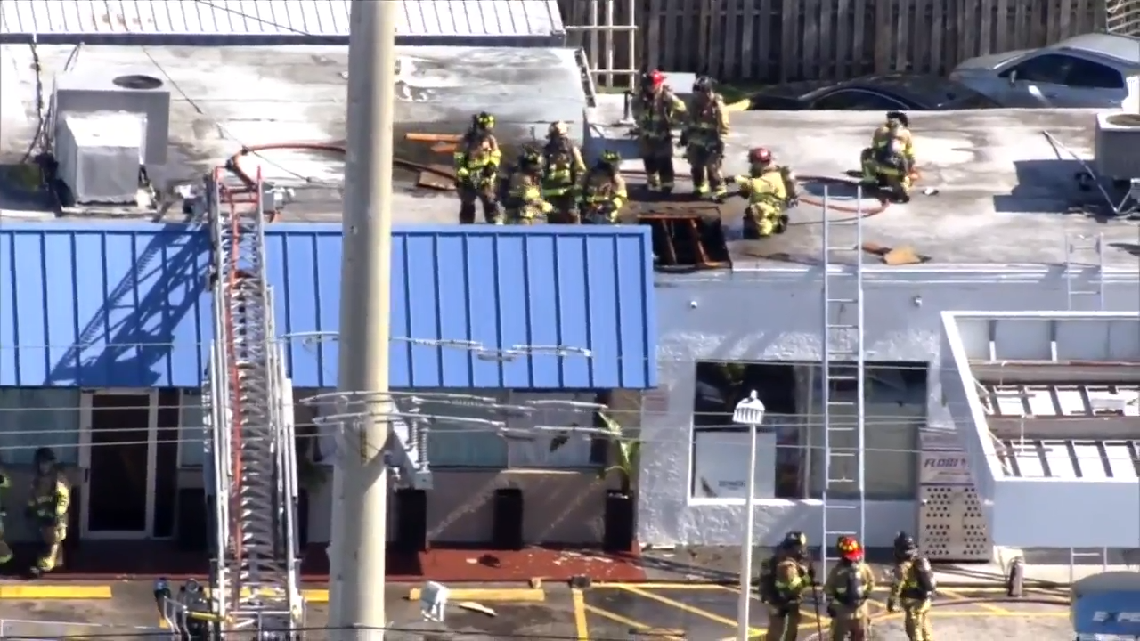 Crews put out fire at restaurant in Dania Beach; no injuries reported - WSVN 7News | Miami News, Weather, Sports
