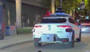 Viral video appears to show Waymo stop in Miami traffic near police cruiser – NBC 6 South Florida