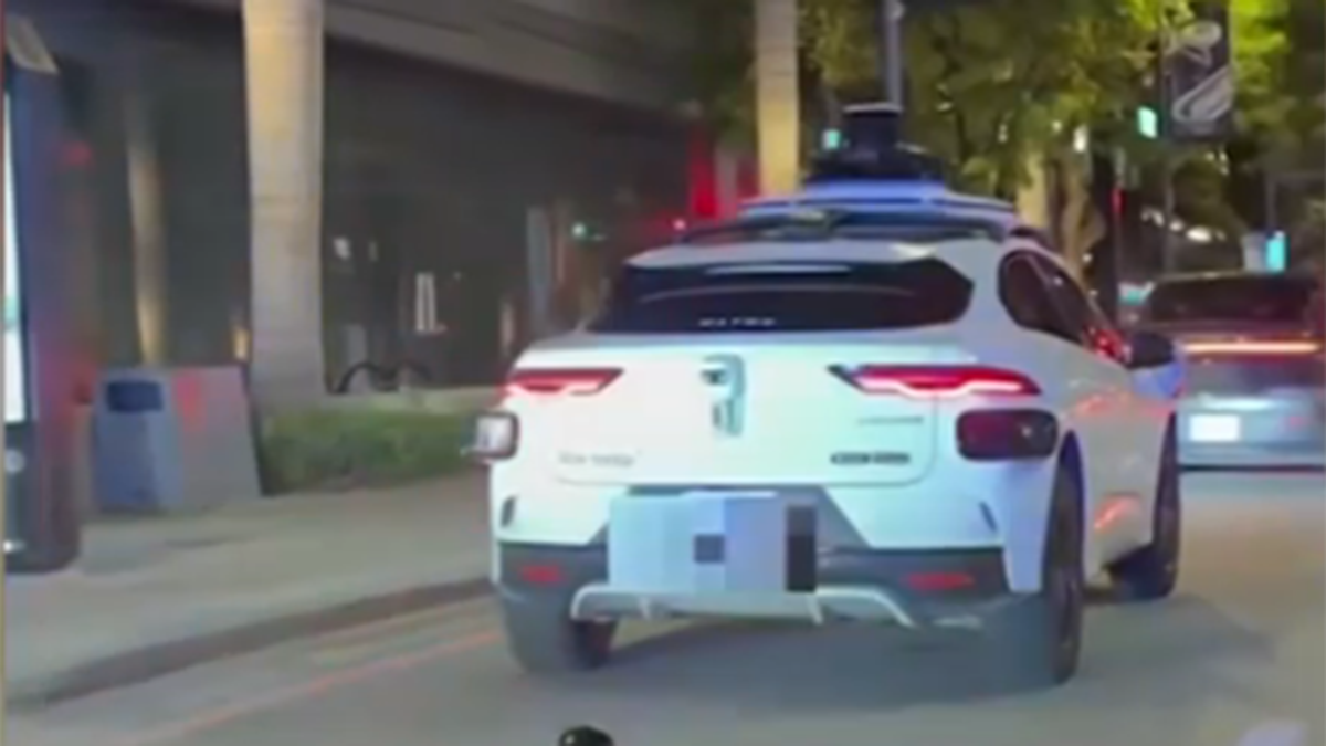 Viral video appears to show Waymo stop in Miami traffic near police cruiser – NBC 6 South Florida