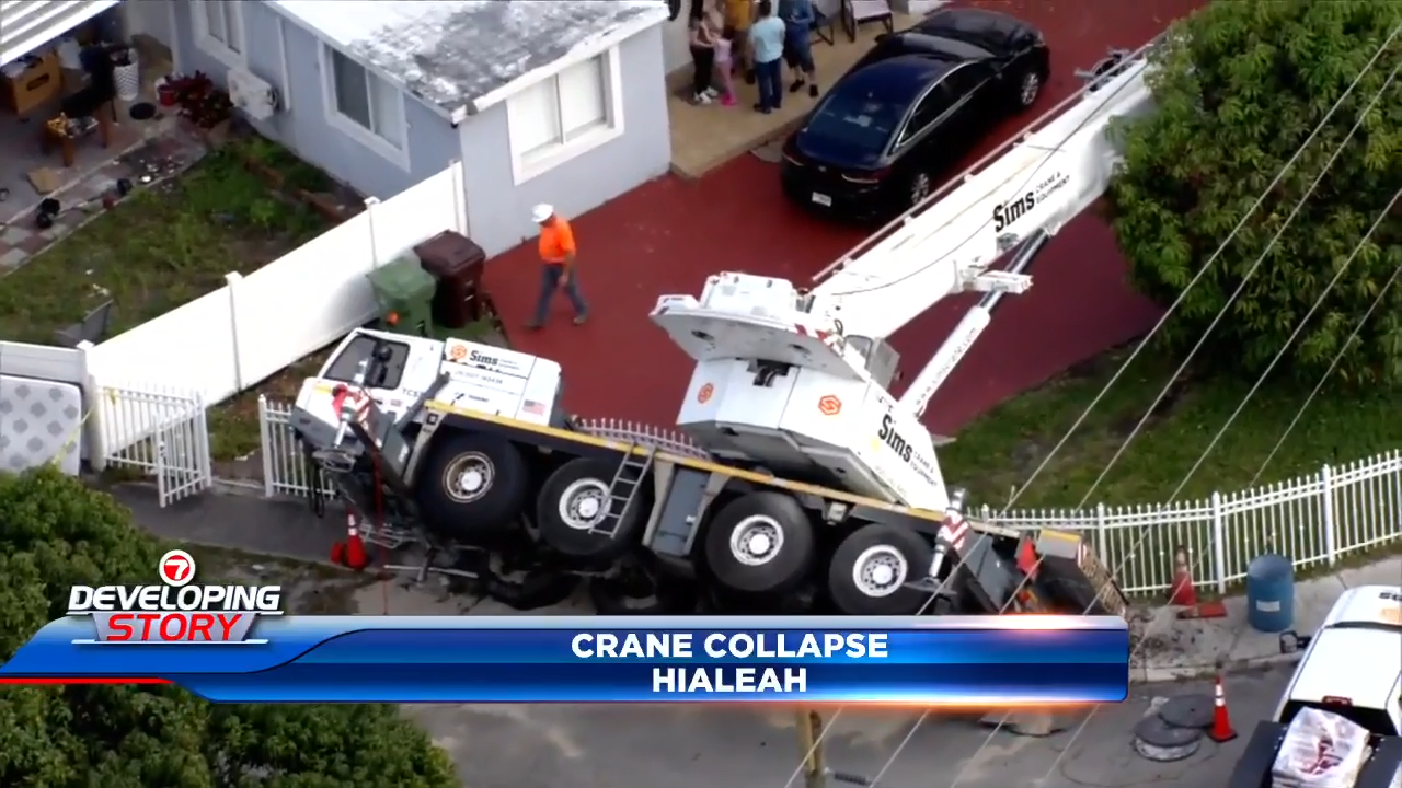 Crane falls over in front of 2 homes in Hialeah; no injuries reported - WSVN 7News | Miami News, Weather, Sports