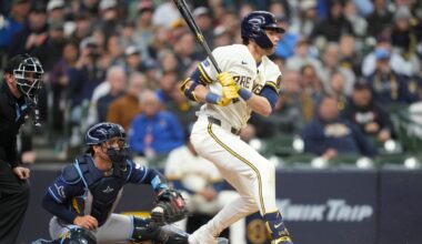 Milwaukee Brewers use 6-run 8th inning to power past Tampa Bay Rays 8-2