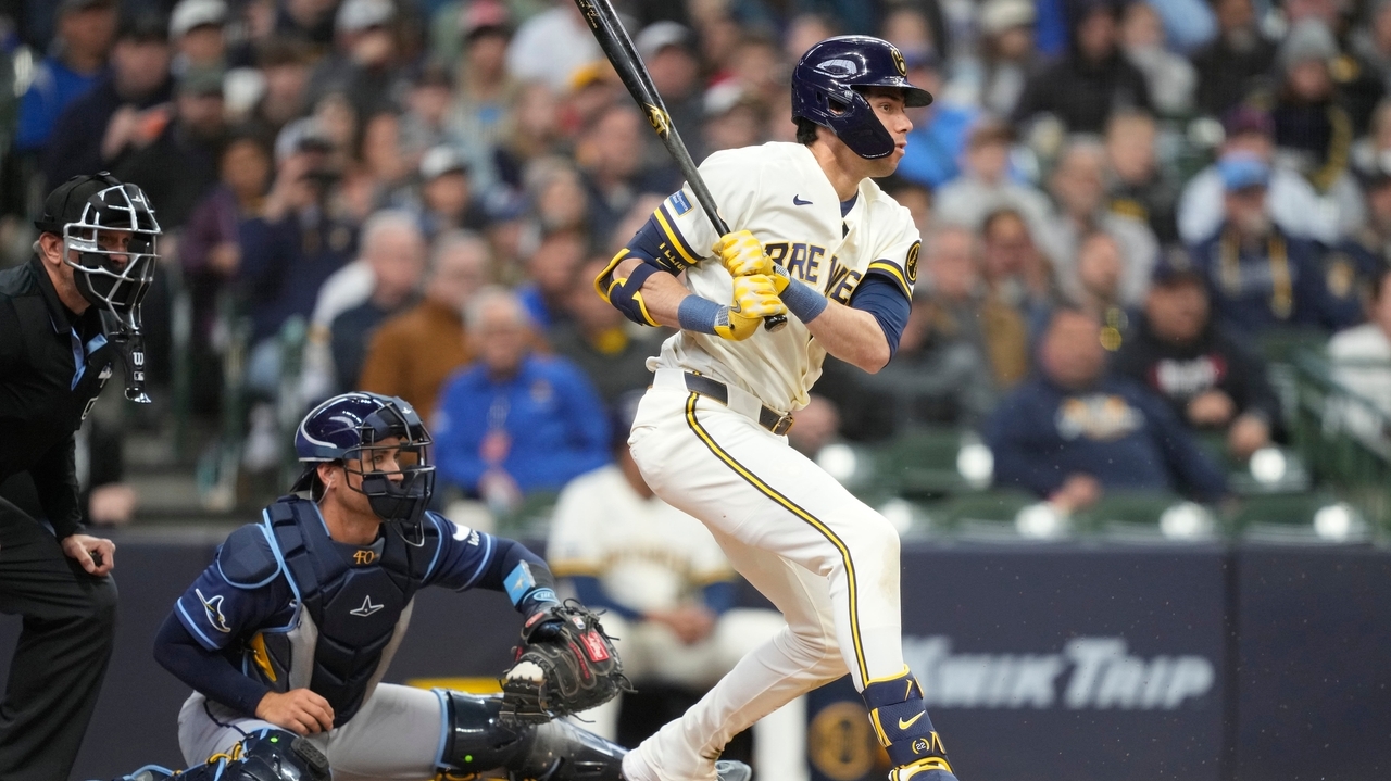 Milwaukee Brewers use 6-run 8th inning to power past Tampa Bay Rays 8-2