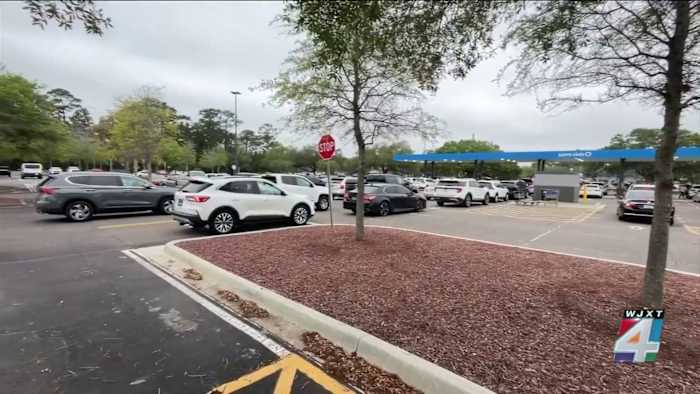 Jacksonville drivers wait in line for cheaper gas at Sam’s Club