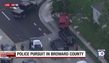 Kia Soul police chase ends in Lauderhill crash
