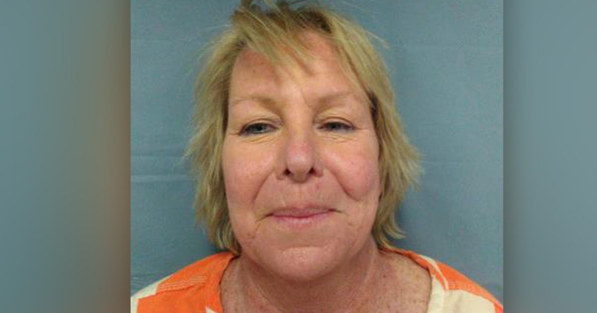 Florida woman throws beer bottles at toddler after falling off her bike: OSCO