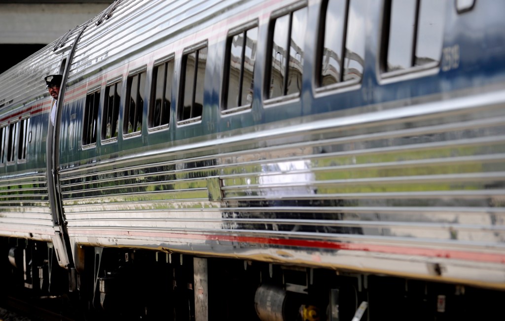 Amtrak cancels Florida auto train service as wildfire disrupts routes – Orlando Sentinel
