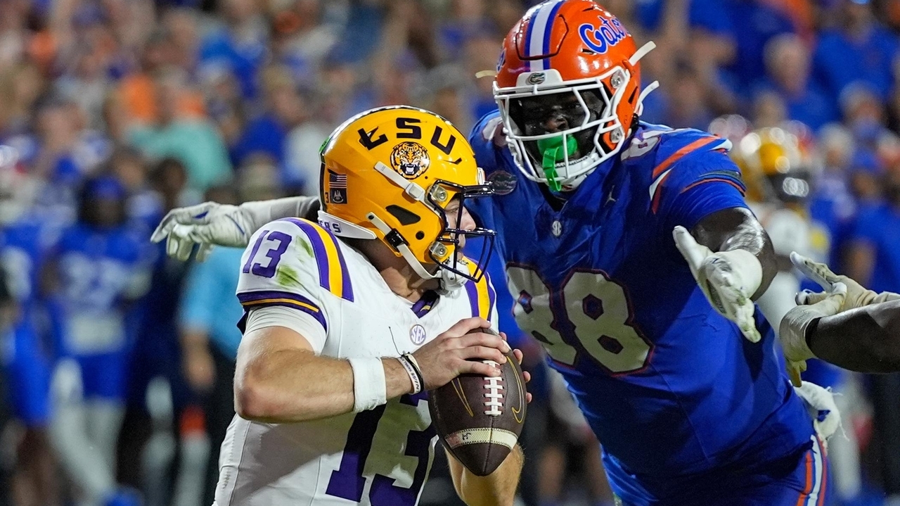 Vikings use first-round pick on Florida DT Caleb Banks, who broke his foot before the combine