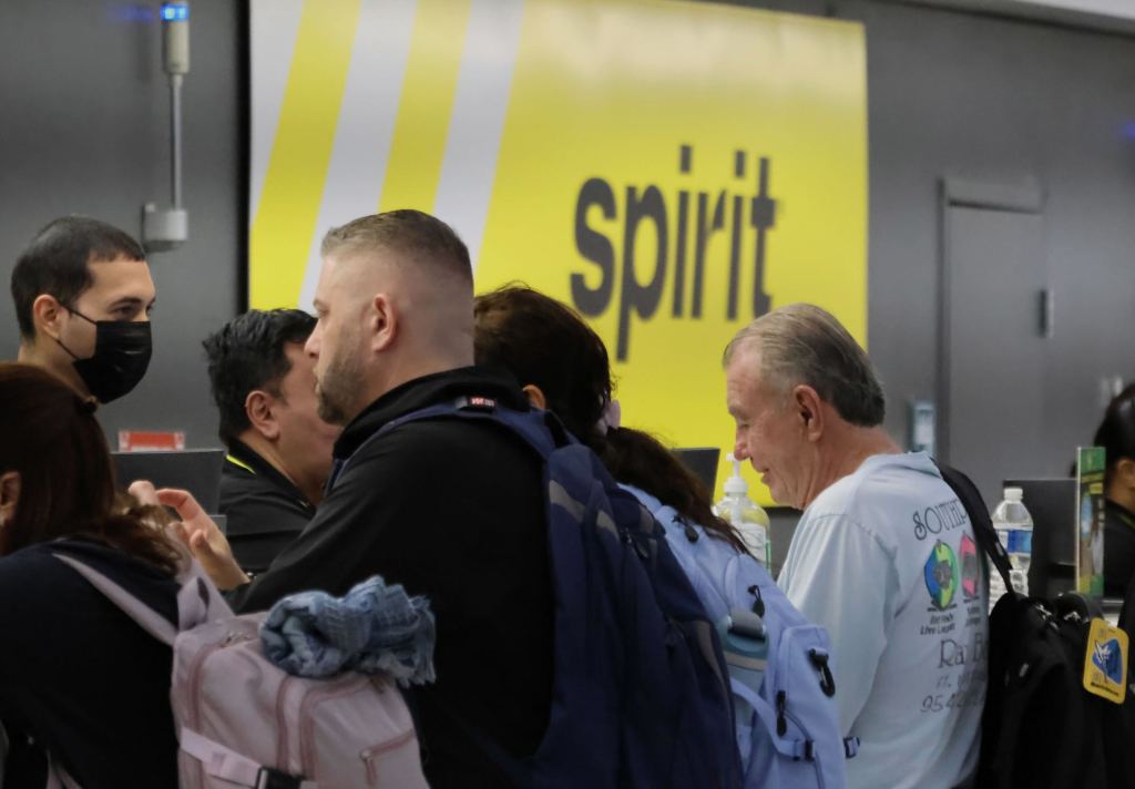 Spirit confirms cash is running short and tells judge airline is in ‘very advanced’ bailout talks – The Oakland Press