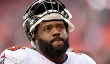 Tampa Bay Buccaneers Super Bowl Champion Retires