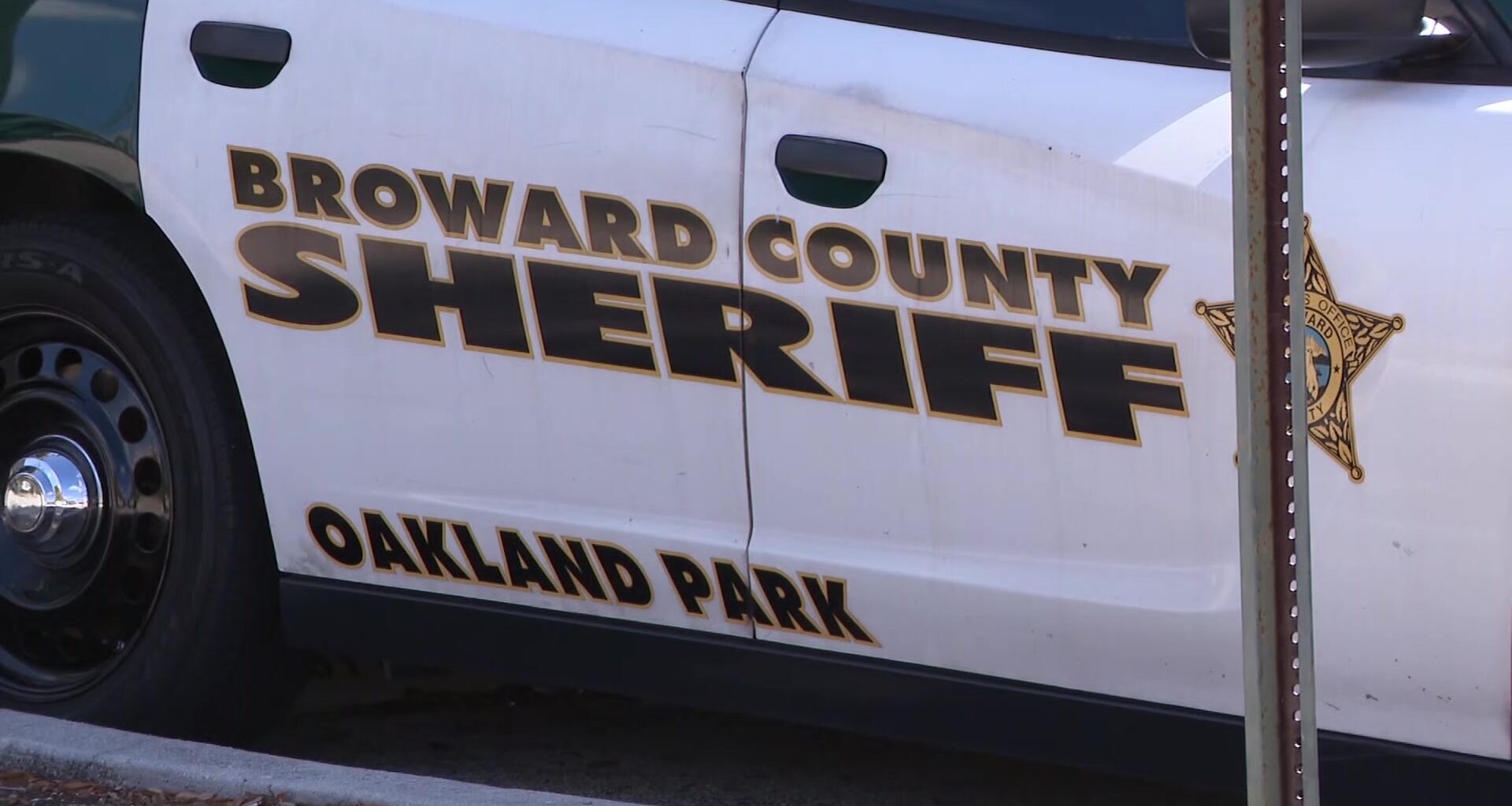 Hit-and-run victim found dead under Oakland Park bridge; BSO seeking information - WSVN 7News | Miami News, Weather, Sports