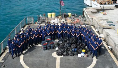 Coast Guard offloads enough cocaine to kill more than 1.4 million Americans > United States Coast Guard News > Press Releases