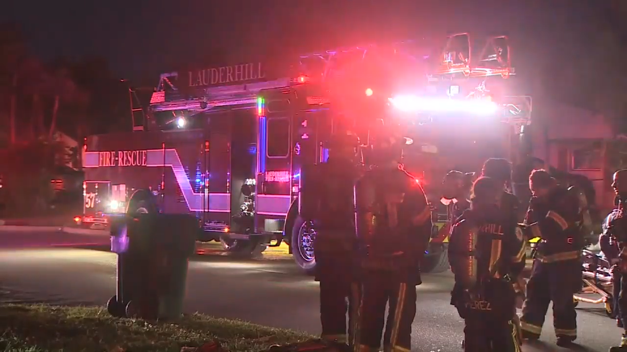 16 displaced after fire sparks at Lauderhill triplex; officials say fire was electrical - WSVN 7News | Miami News, Weather, Sports