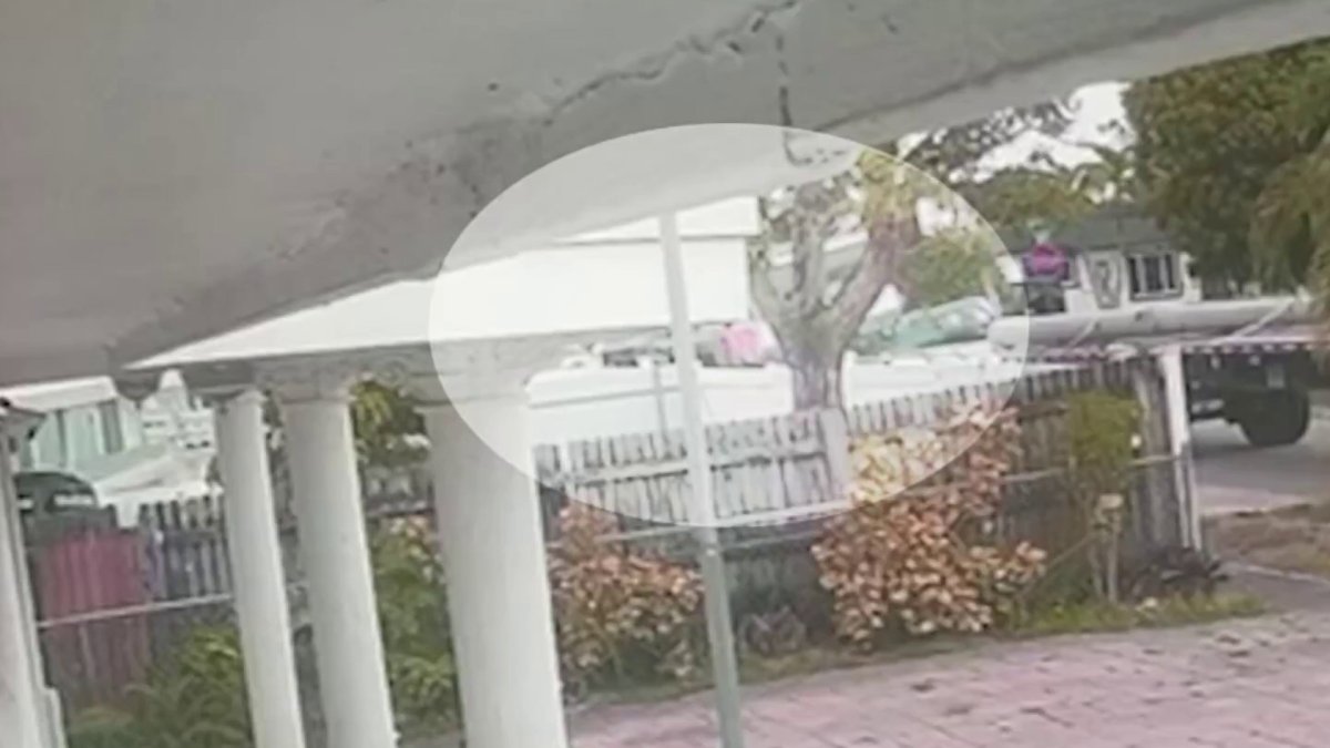 Large crane collapses in Hialeah neighborhood, missing homes and cars – NBC 6 South Florida