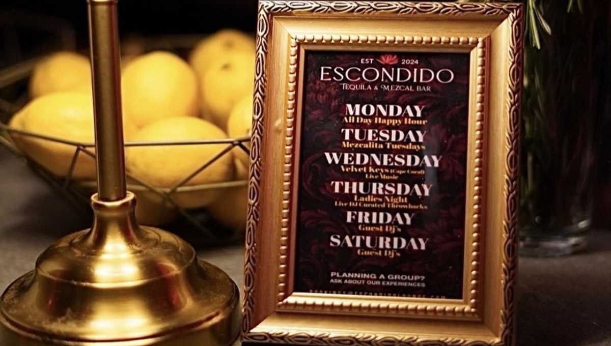 Escondido Lounge in Cape Coral features flavor, craft and old‑world charm