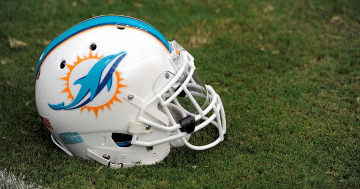 Hundreds gather in Fort Lauderdale for Dolphins draft night event | National