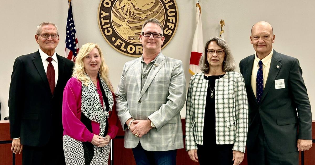 Belleair Bluffs voters stick with experience as incumbents sworn in | Belleair