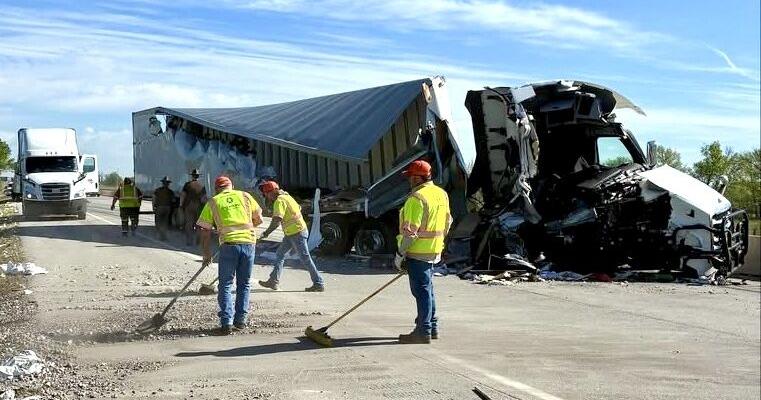 Two semi crash, closing I-44 near Miami | Joplin News First