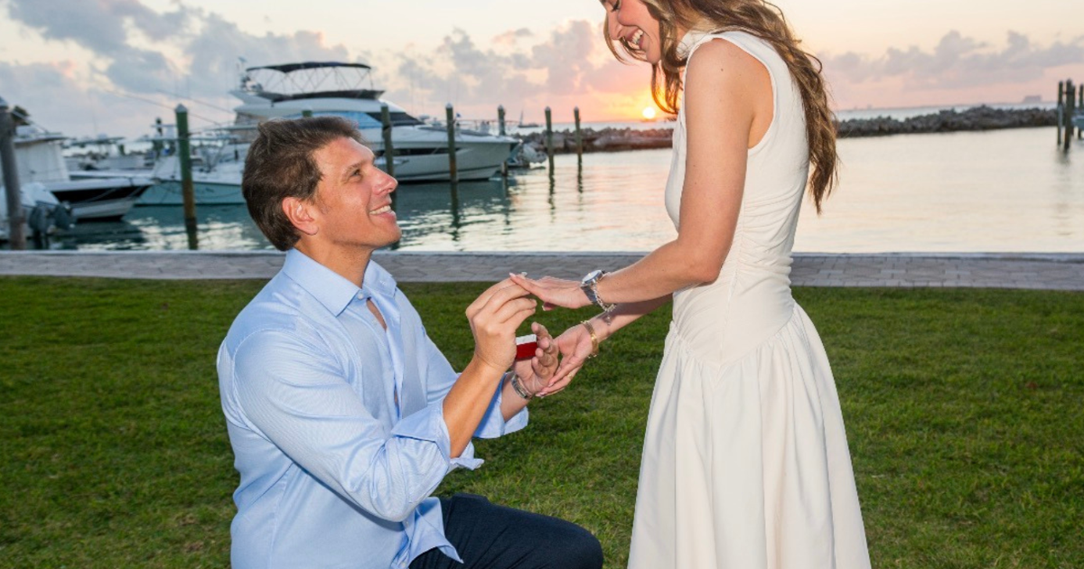 Surprise Valentine’s weekend engagement at Key Biscayne Yacht Club | Key Biscayne