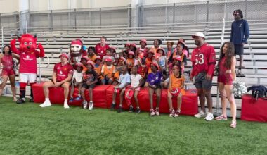 Bucs and Manchester United team up for youth sports clinic in Tampa | Sports