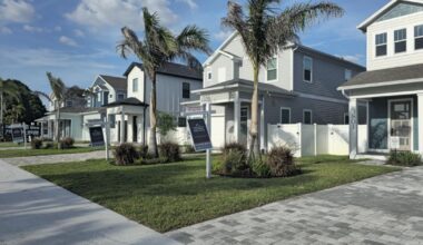 New farmhouse-style homes rise on 71st Street in west St. Petersburg |