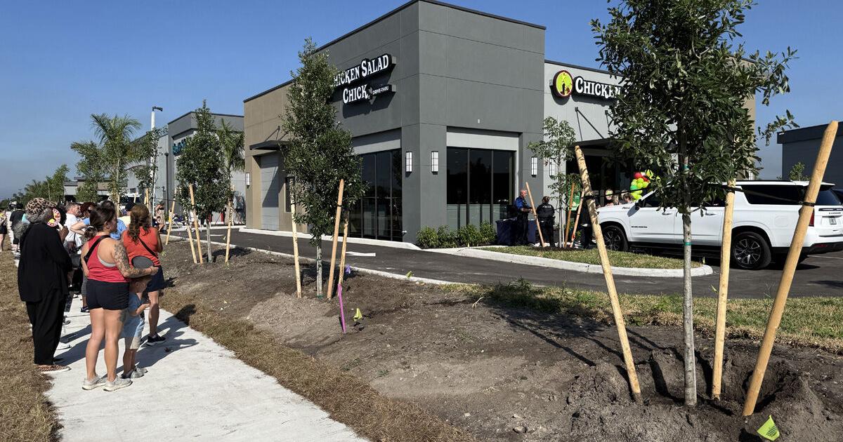 Chicken Salad Chick opening draws big crowd in Cape Coral | Hospitality