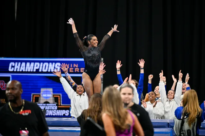 Apr 18, 2026; Fort Worth, TX, USA; University of Florida gymnast Emjae Frazier performs on beam during the 2026 NCAA Women’s Gymnastics National Championships at Dickies Arena. Mandatory Credit: Jerome Miron-Imagn Images