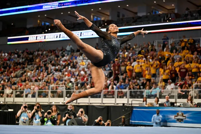 Apr 18, 2026; Fort Worth, TX, USA; University of Florida gymnast Emjae Frazier performs on floor exercise during the 2026 NCAA Women’s Gymnastics National Championships at Dickies Arena. Mandatory Credit: Jerome Miron-Imagn Images