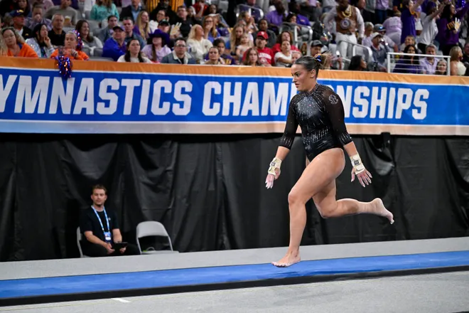 Apr 18, 2026; Fort Worth, TX, USA; University of Florida gymnast Skylar Draser performs on vault during the 2026 NCAA Women’s Gymnastics National Championships at Dickies Arena. Mandatory Credit: Jerome Miron-Imagn Images