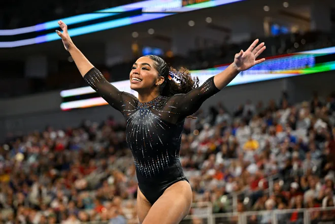 Apr 18, 2026; Fort Worth, TX, USA; University of Florida gymnast Emjae Frazier performs on floor exercise during the 2026 NCAA Women’s Gymnastics National Championships at Dickies Arena. Mandatory Credit: Jerome Miron-Imagn Images