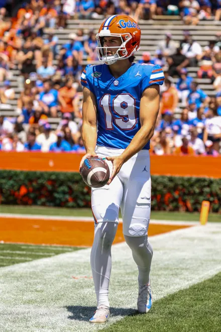 GAINESVILLE, FLORIDA - APRIL 12: Tommy Doman #19 of the Florida Gators warms up before the Florida Orange & Blue Spring Game at Ben Hill Griffin Stadium on April 12, 2025 in Gainesville, Florida. (Photo by James Gilbert/Getty Images for ONIT)