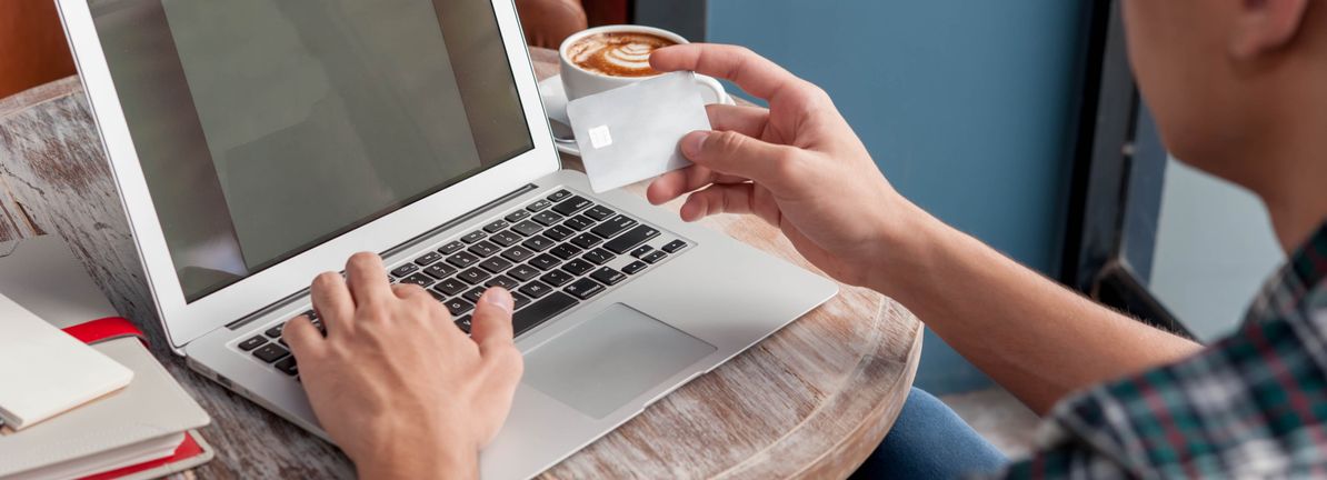 Wayfair (W) Valuation Check As New Fort Lauderdale Flagship Store Expands Its Physical Retail Push