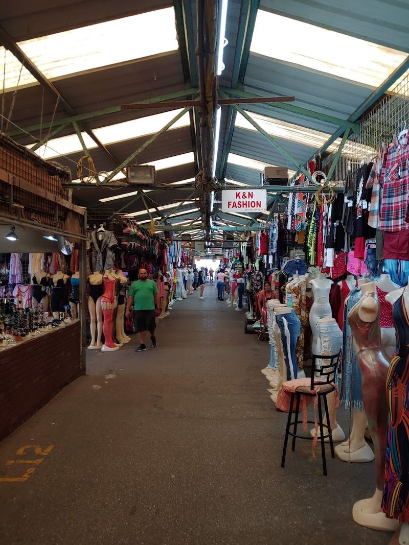 A massive flea market in Florida that's hard to believe 14 Tips to Make the Most of Your Swap Shop Visit