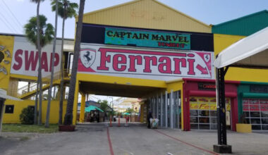 A massive flea market in Florida thats hard to believe