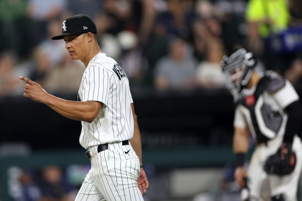 Chicago White Sox manager Will Venable walks out to the mound as he pulls starting pitcher Noah Schultz from the game in the fifth inning against the Tampa Bay Rays at Rate Field in Chicago on April 14, 2026. (Chris Sweda/Chicago Tribune)