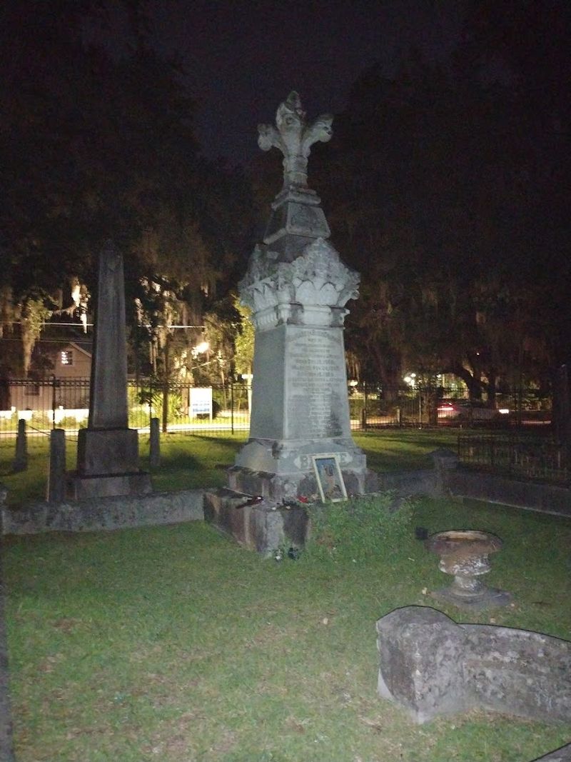 This Eerie Historic Cemetery In Florida Is Still Largely Unknown 12 Eerie Ghost Stories Tied to the Grounds