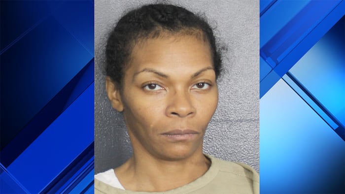 Woman steals SNAP benefits from about 200 people