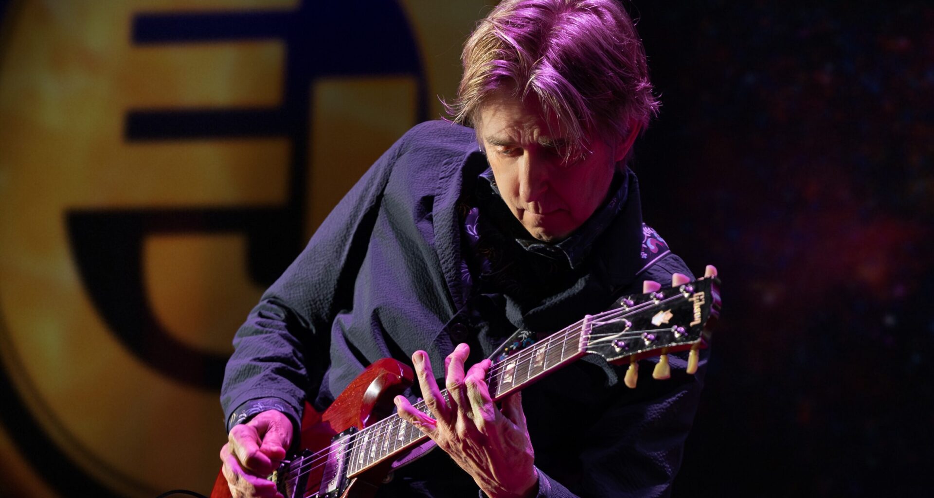 Talking with guitar vituoso Eric Johnson